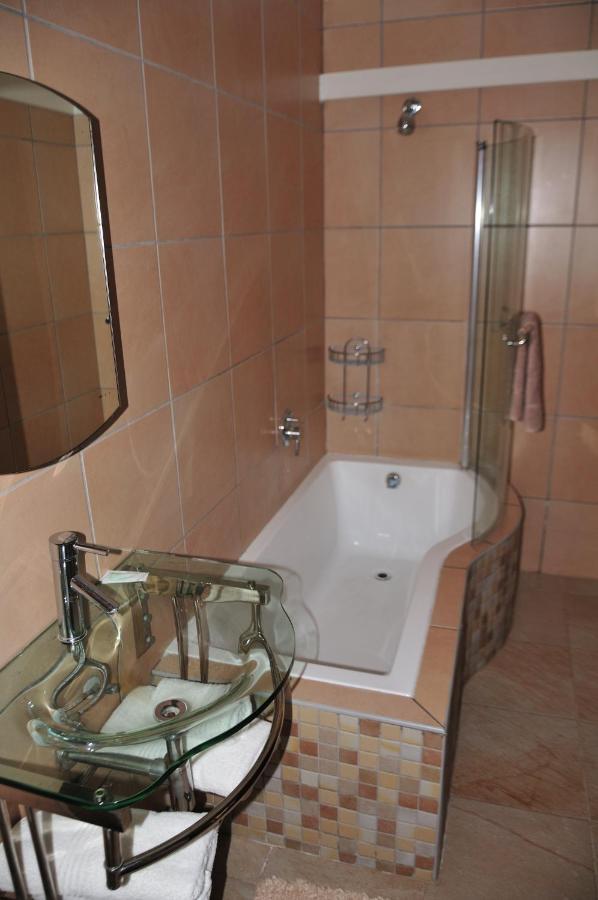 Mi Casa Guest House Uitenhage Экстерьер фото