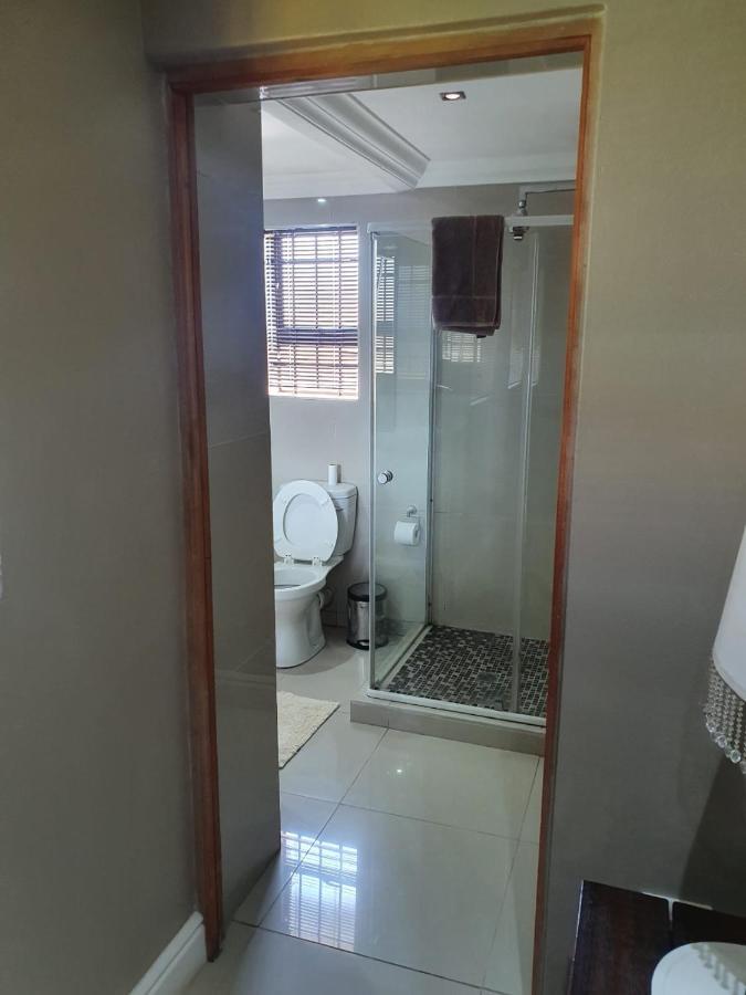 Mi Casa Guest House Uitenhage Экстерьер фото